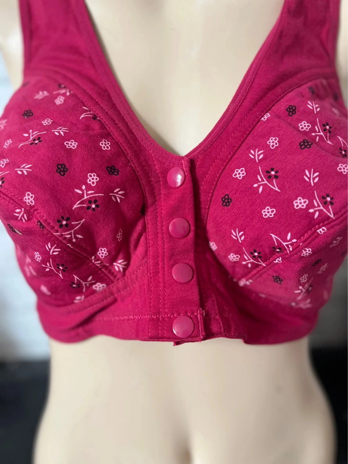 Soutien-gorge rojo con flores sin aros – Talla 42 – photo 2